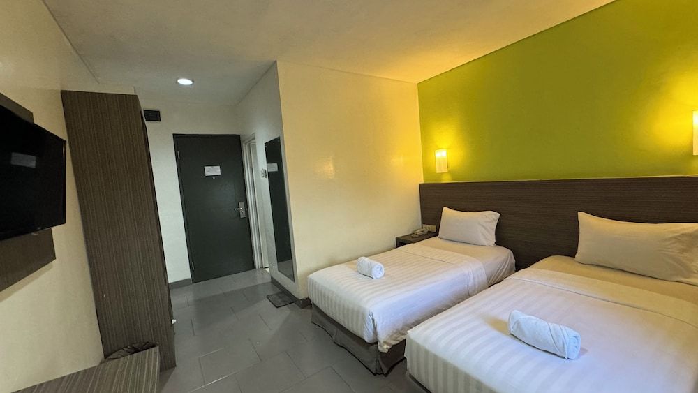 IZI Hotels Superior Twin Room