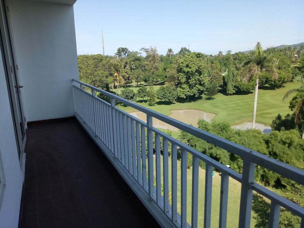 The Royale Krakatau Hotel Suite Tower King 5