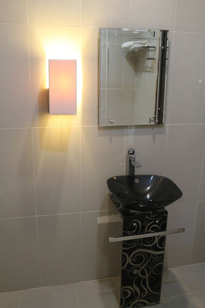 Serayu Hotel Timika Deluxe Room 4