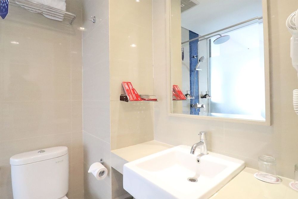 Moritz Biz Gandaria Superior Twin Room, 1 Bedroom, Non Smoking 4