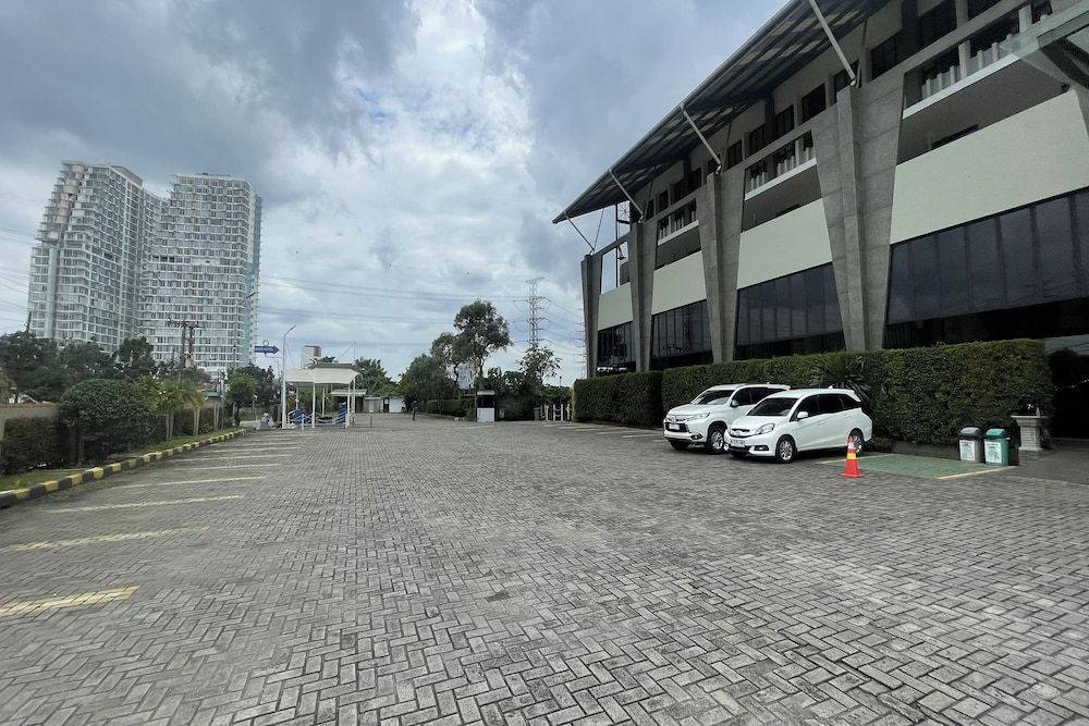 undefined Lemo Hotel Serpong 6