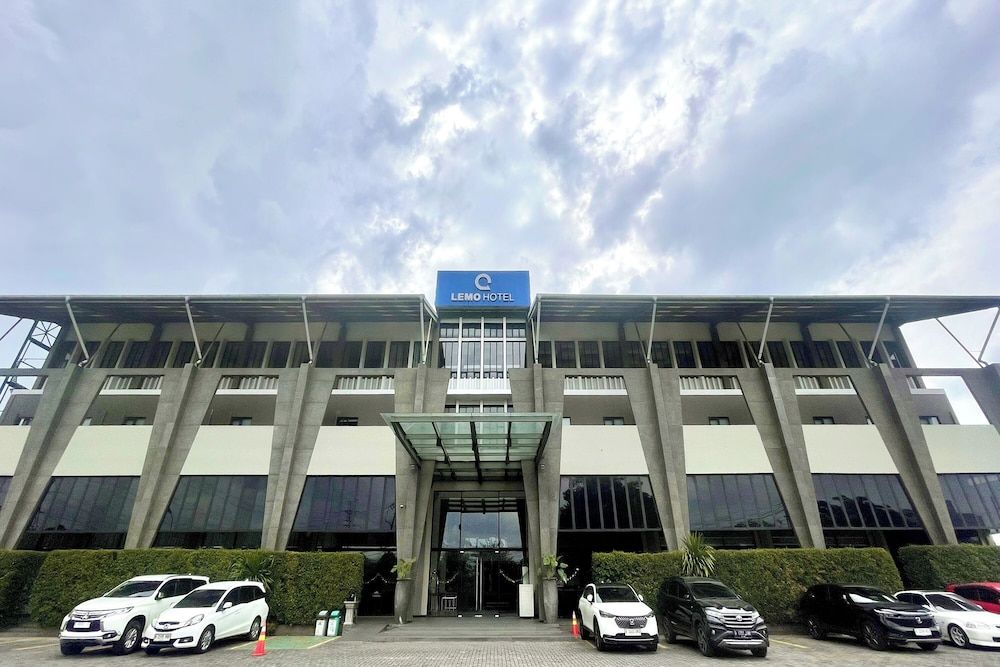 undefined Lemo Hotel Serpong 4