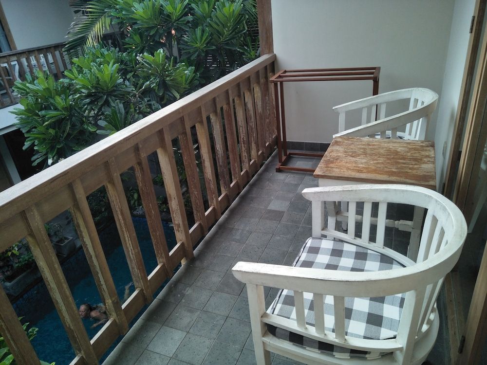 Jukung Guest House Standard Room, 1 Double Bed, Balcony, Garden View 7