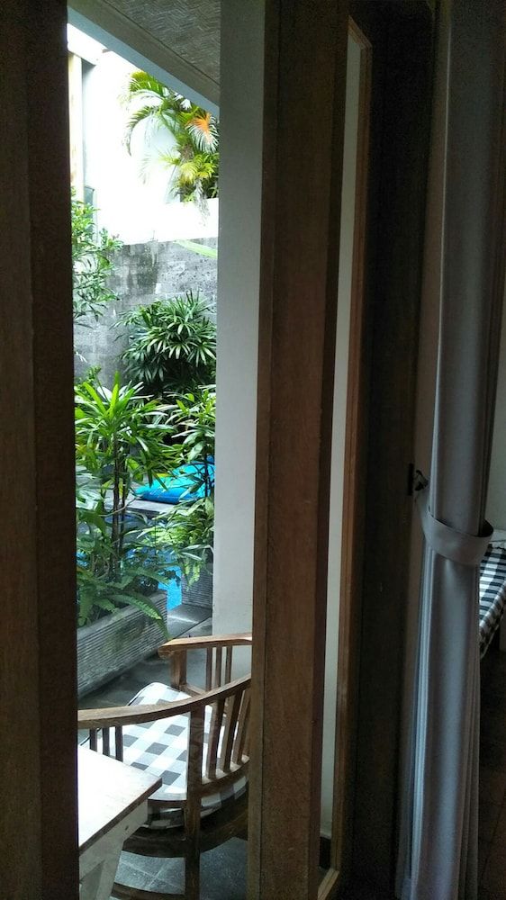 Jukung Guest House Superior Room, 1 Double Bed, Terrace, Poolside 9