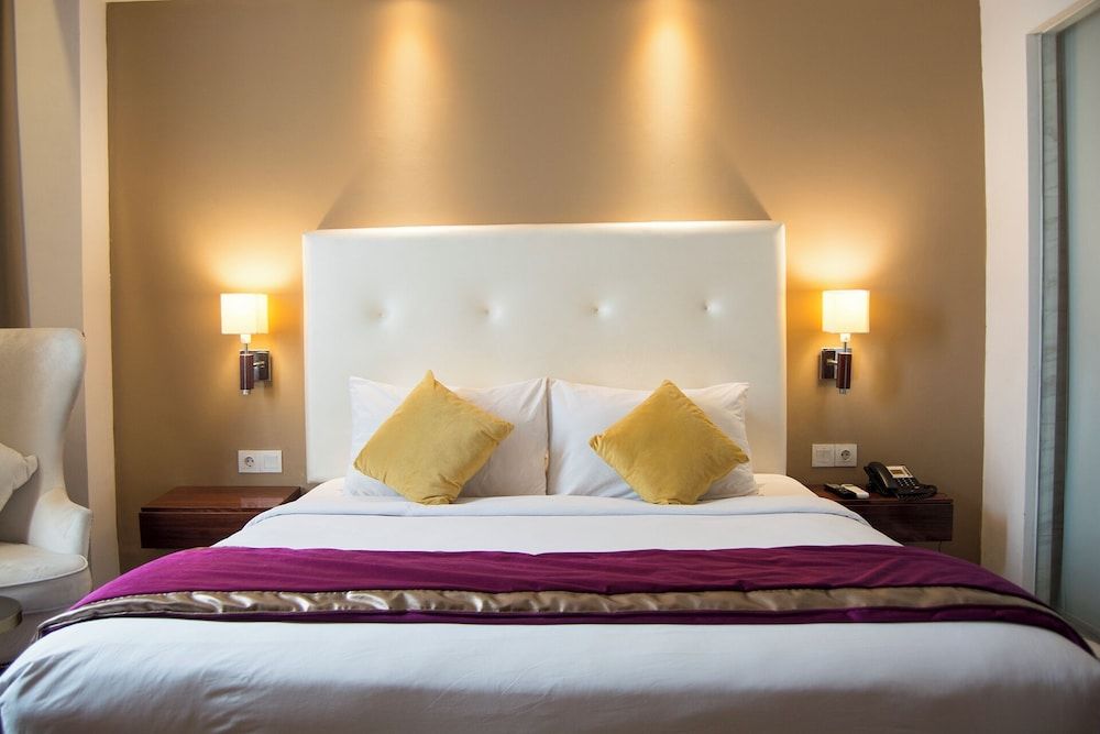 Royal Asnof Hotel Deluxe Double Room