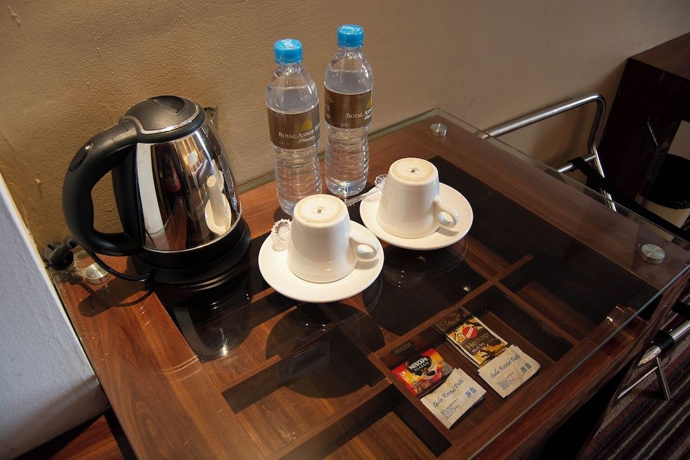 Royal Asnof Hotel Deluxe Twin Room 3