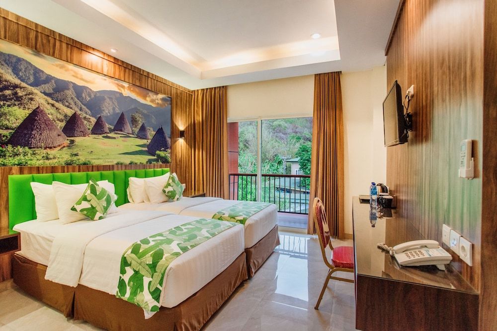 Sylvia Resort Komodo Labuan Bajo Premier Double or Twin Room, Hill View 3