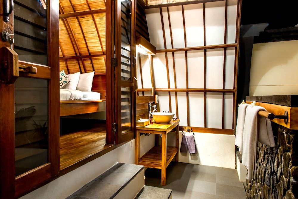 Manta Dive Gili Trawangan Resort Traditional Bungalow Hollywood Twin 2