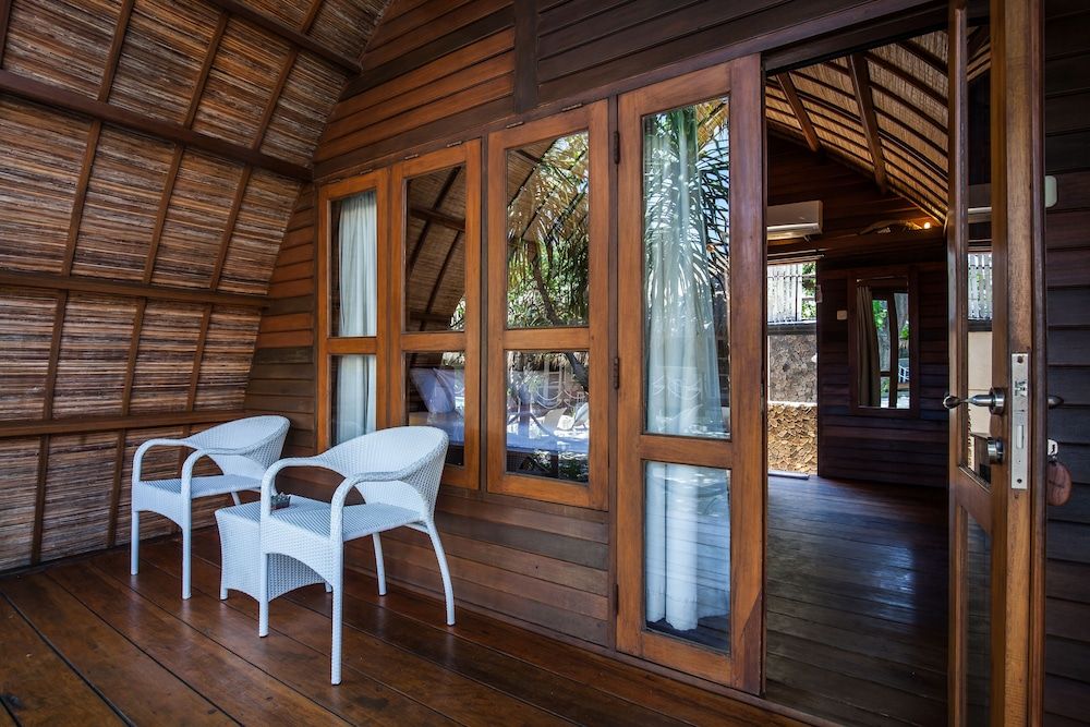 Manta Dive Gili Trawangan Resort Traditional Bungalow Hollywood Twin 6