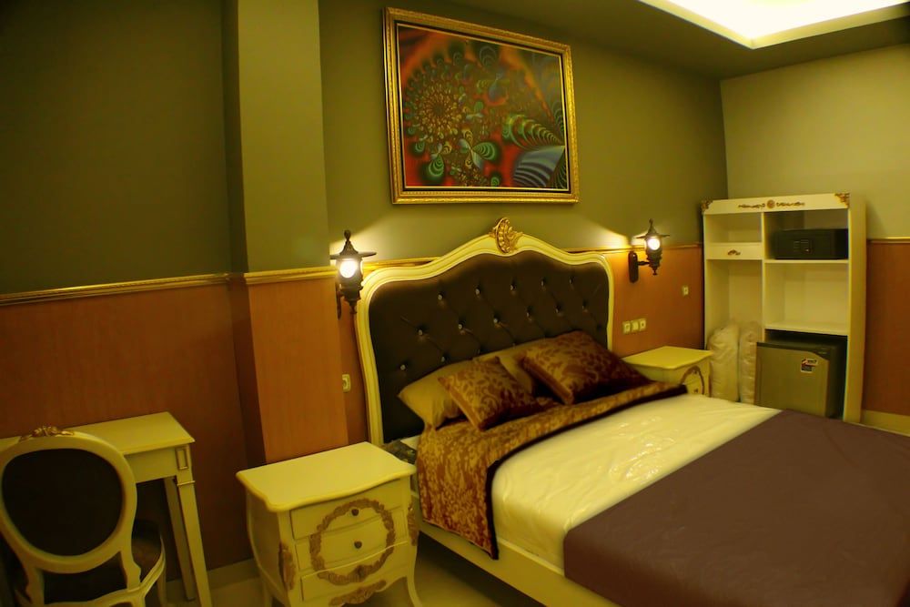 undefined Grand Batik Inn 8