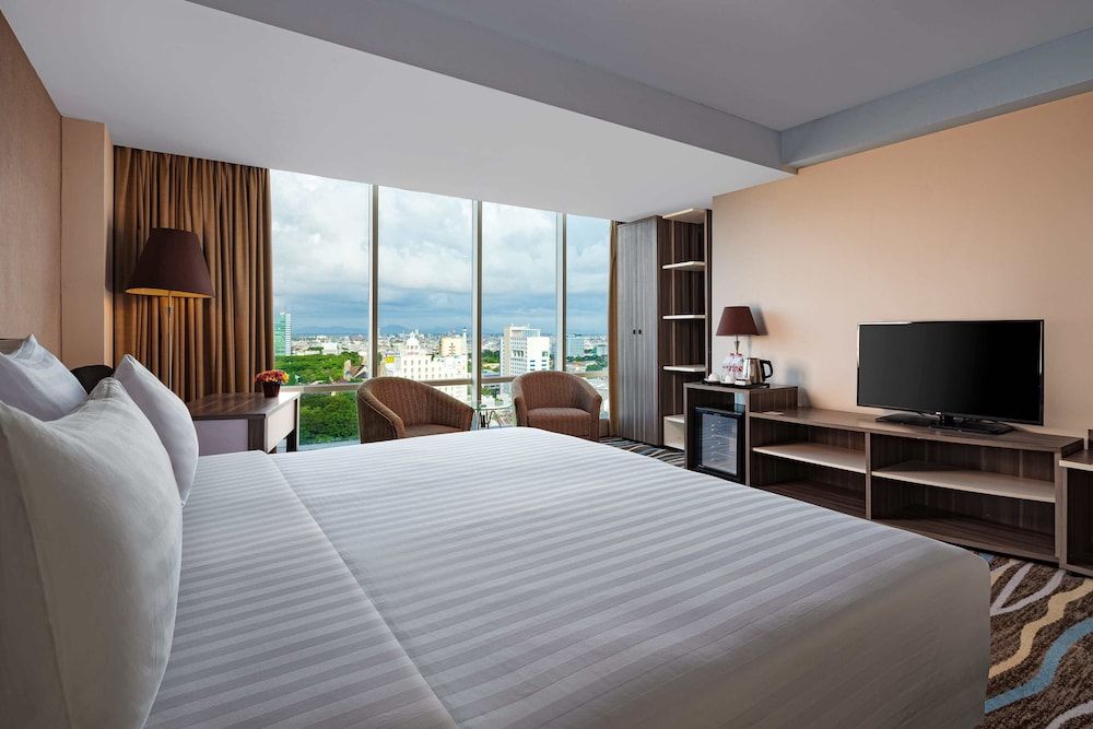 Grand Deluxe King City View