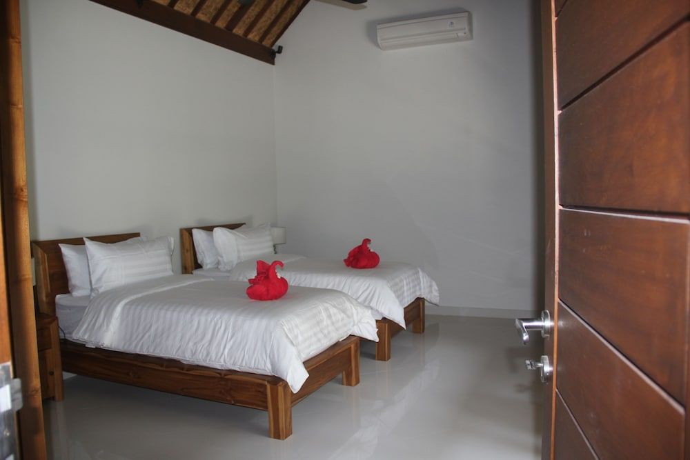 Family Room, Garden View
