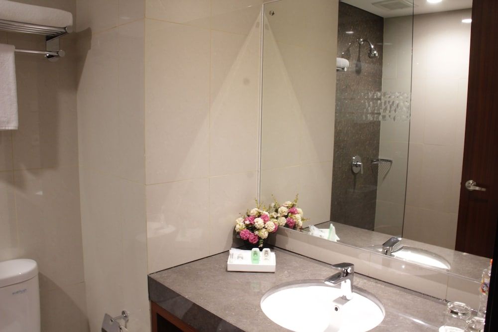 Atrium Premiere Hotel Cilacap Deluxe Room 5