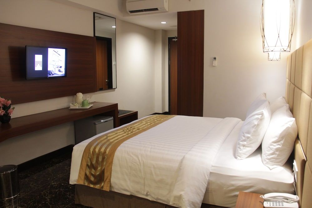Atrium Premiere Hotel Cilacap Deluxe Room 2