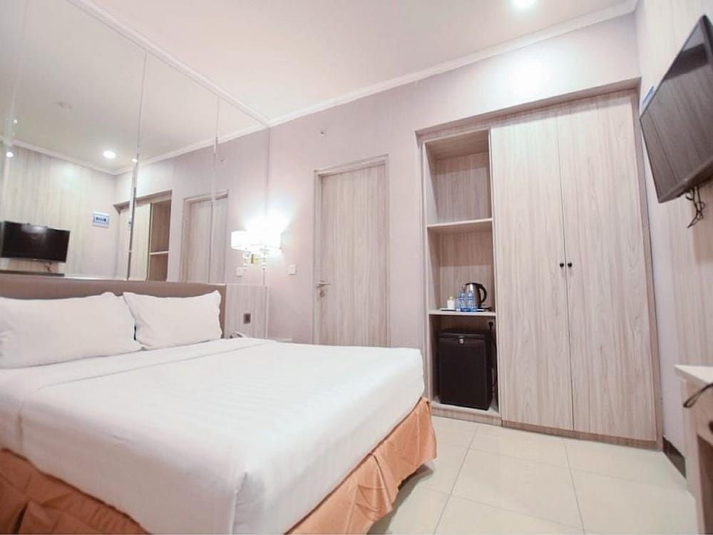 Grand Paragon Superior Room 2