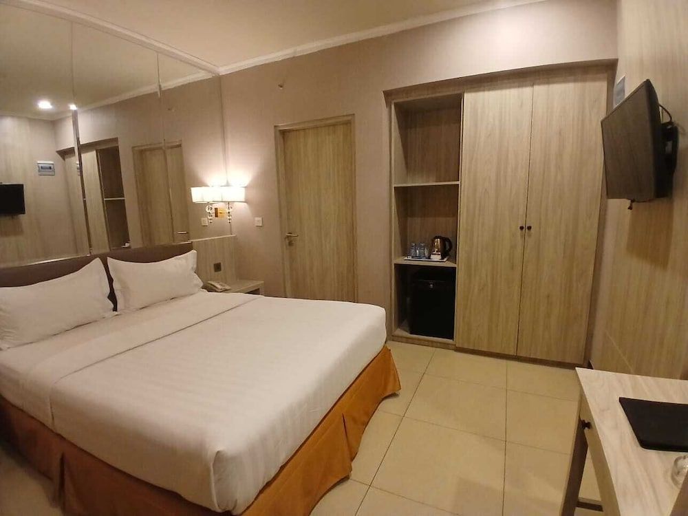 Grand Paragon Superior Room