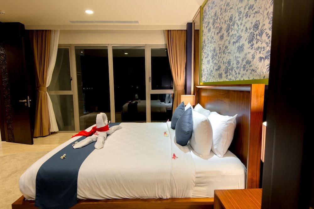 One Bedroom Apartment with Sea View