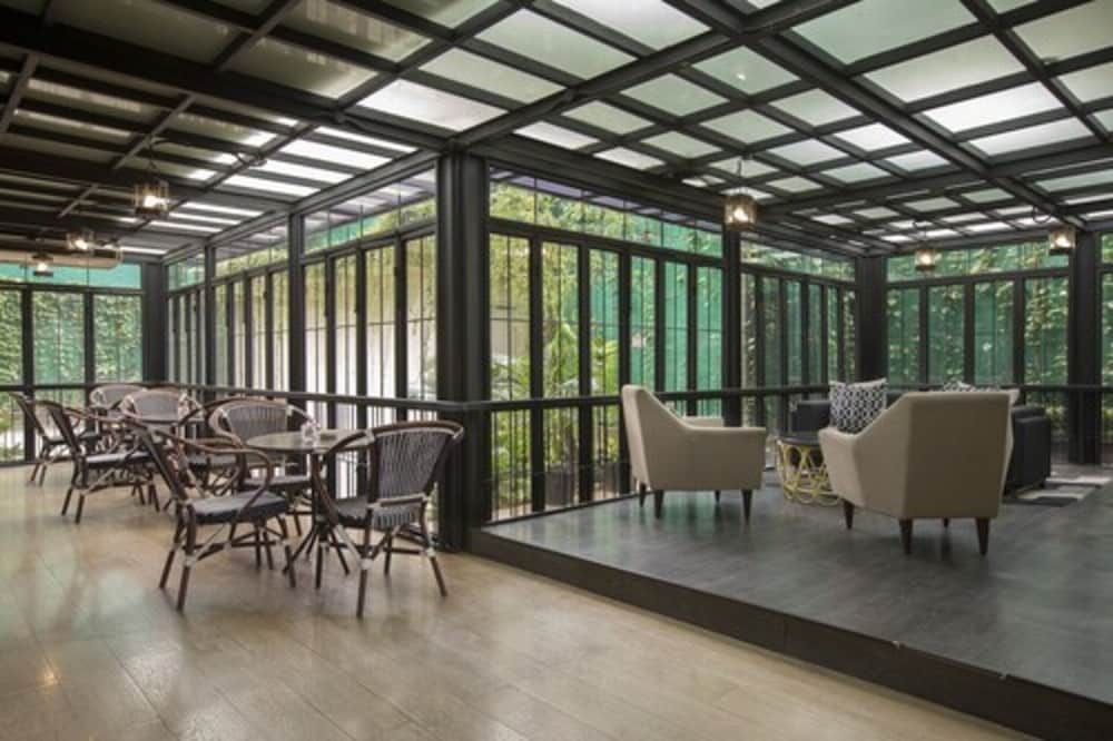 undefined Hotel GranDhika Iskandarsyah 10