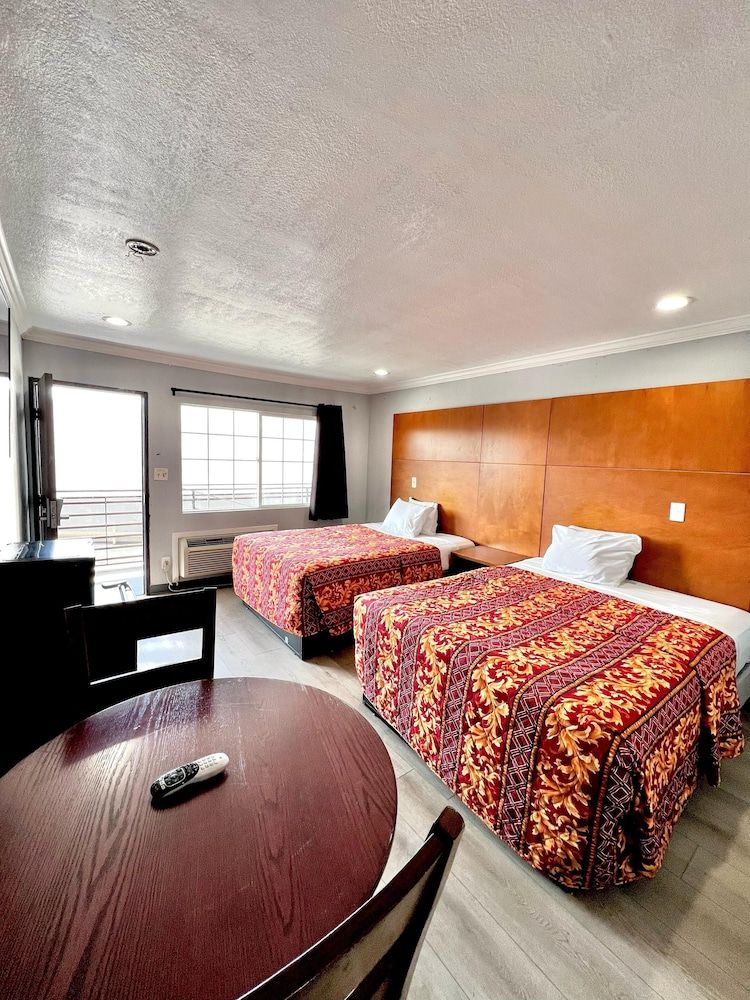 Aqua Inn Motel Double Room, 2 Double Beds, Smoking 2