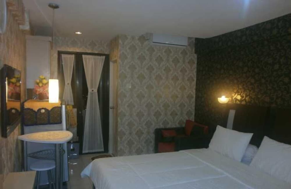 undefined Hajjah Ririn's Kebagusan City 7