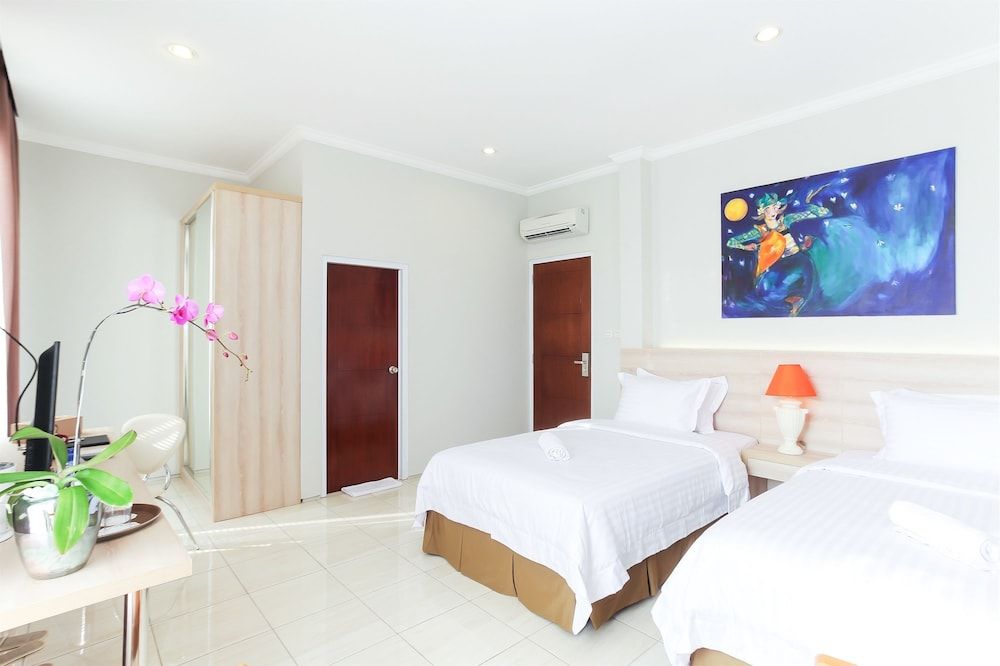 undefined Topaz Residence 6