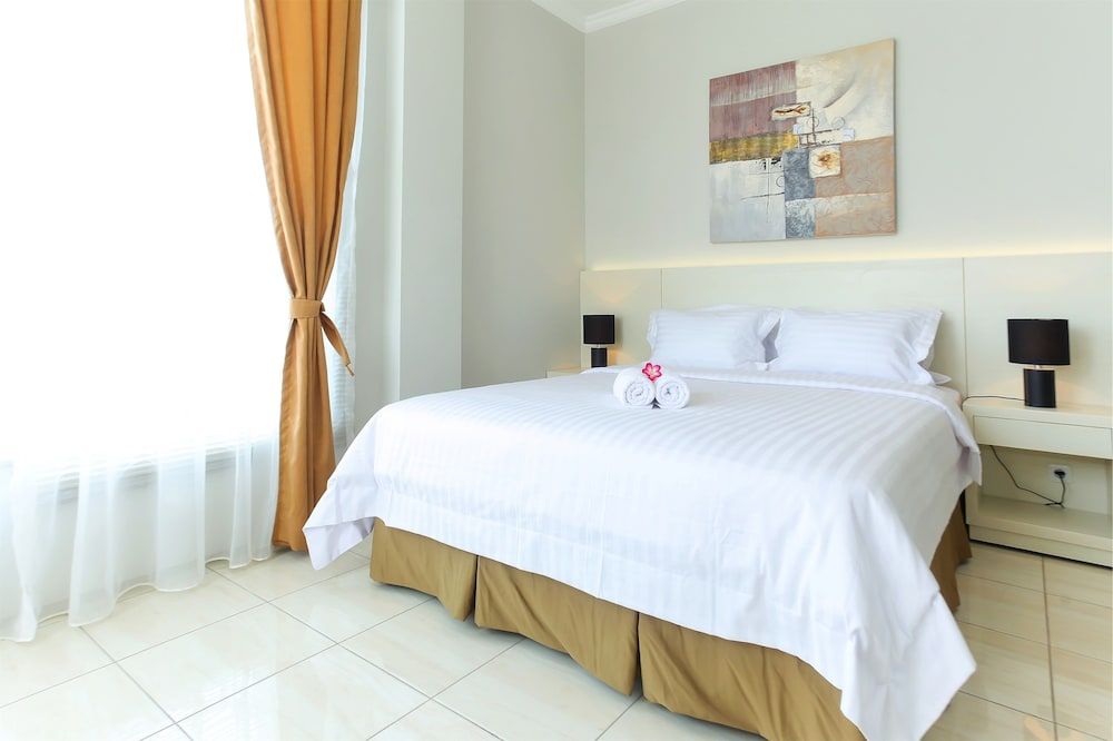 undefined Topaz Residence 2