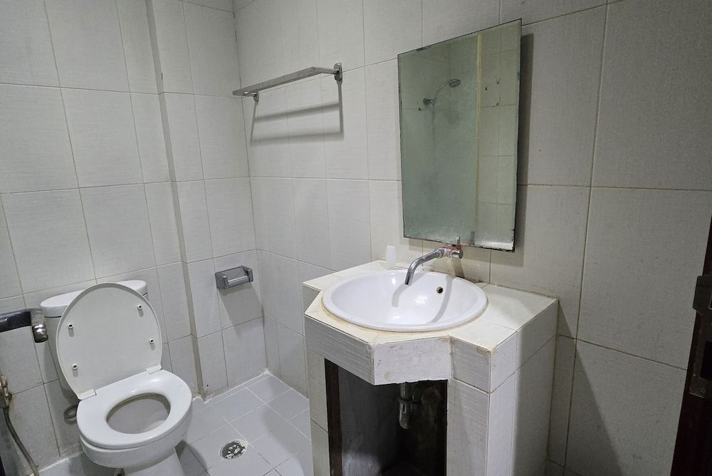 N2 Hotel Gunung Sahari Superior Room 11