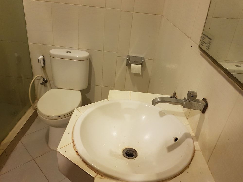 N2 Hotel Gunung Sahari Superior Room 12