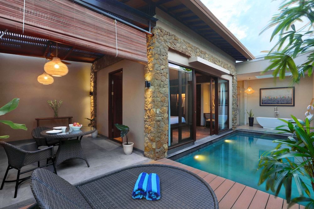 Private pool