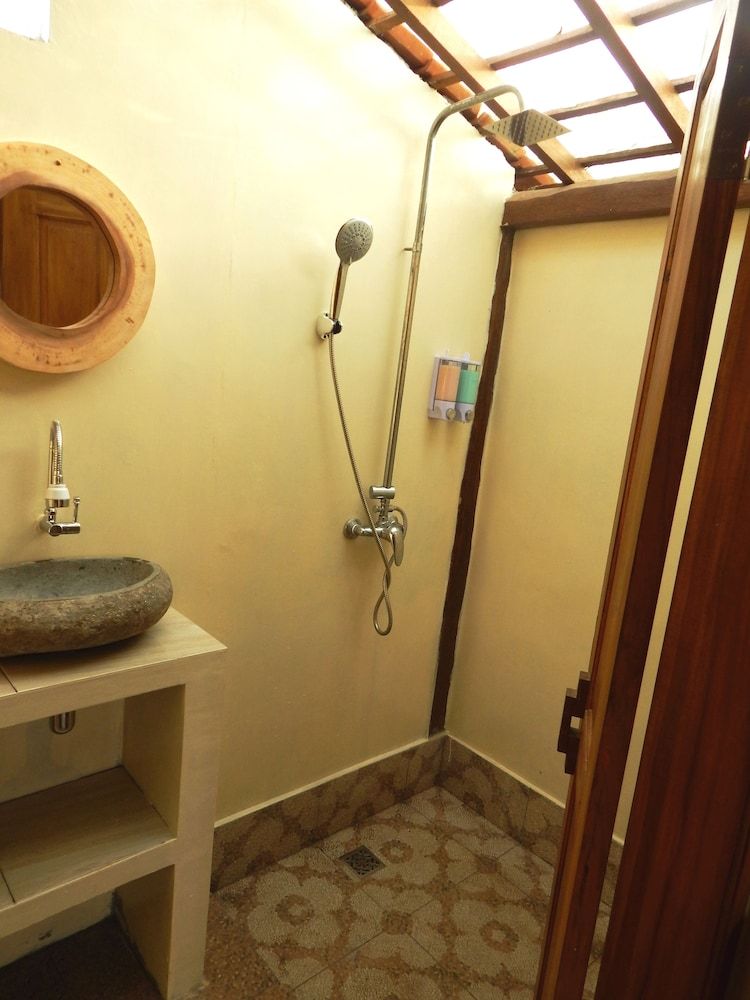 Alamanda Family Villas & Pool Family Villa, 2 Bedrooms, Garden View 9