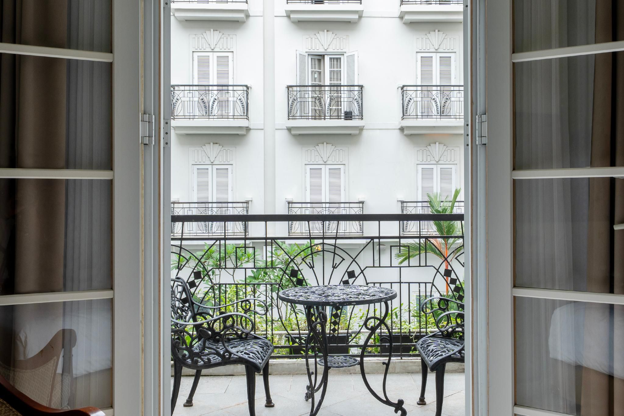 Deluxe Twin With Balcony