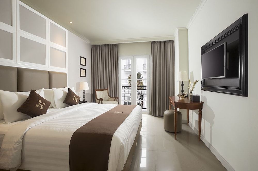 Indies Heritage Hotel Prawirotaman Yogyakarta Deluxe Double Room with Pool View
