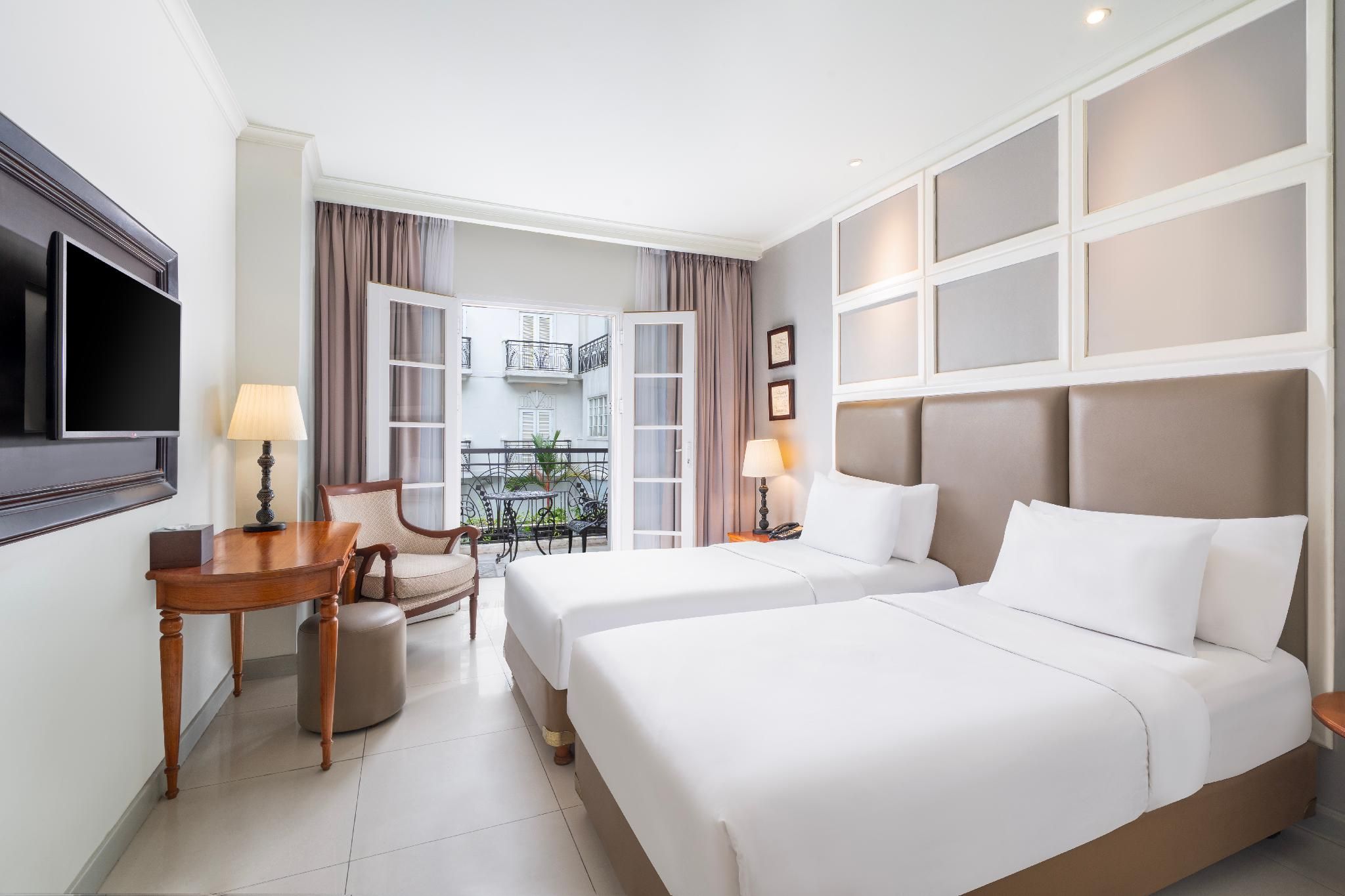 Deluxe Twin With Balcony