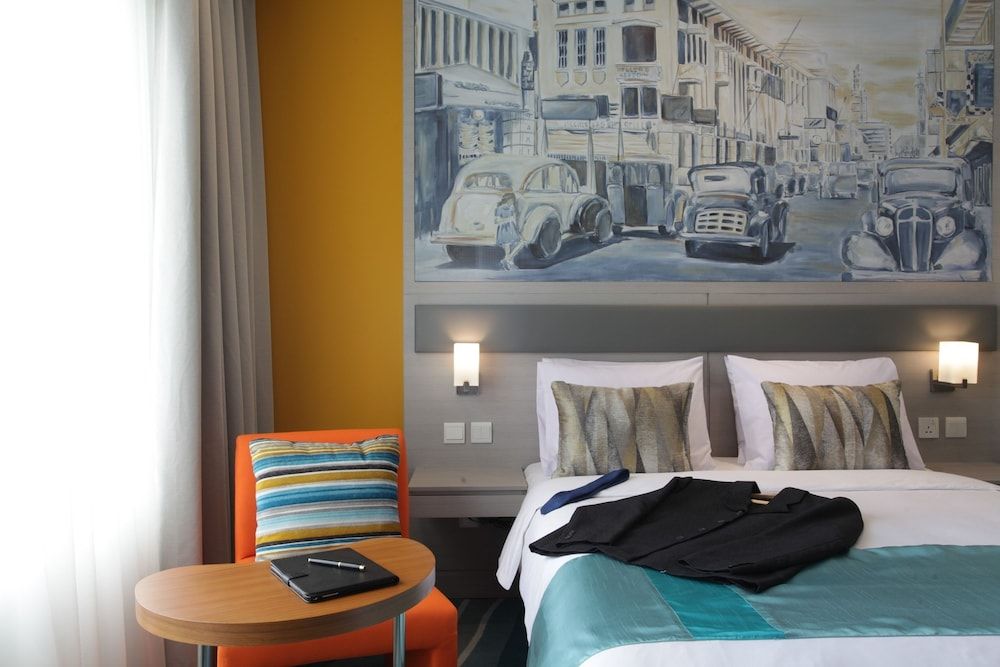 undefined Mercure Jakarta Cikini 7