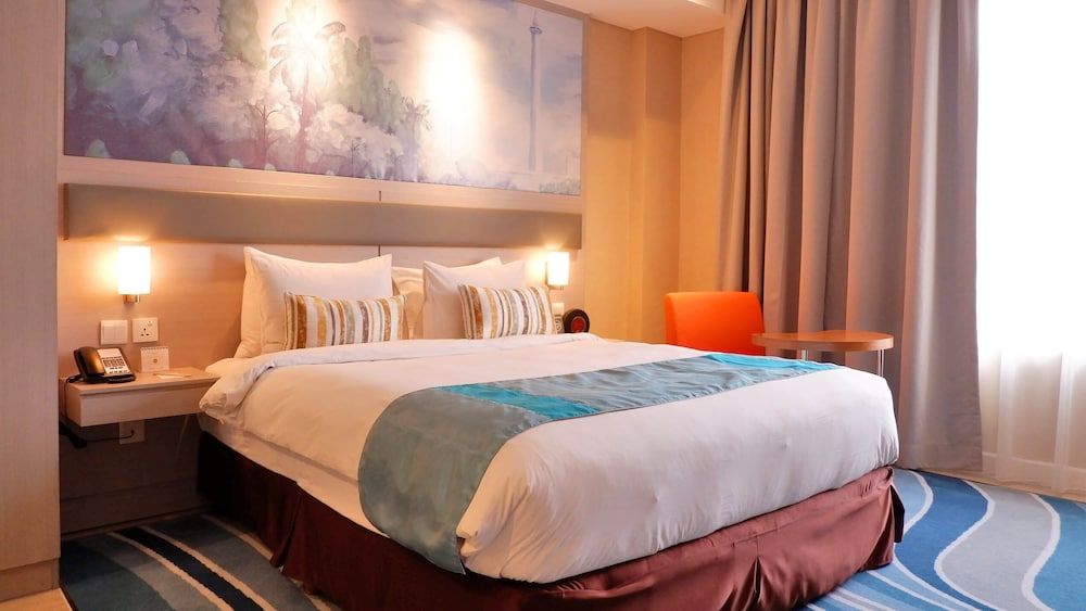 undefined Mercure Jakarta Cikini 8