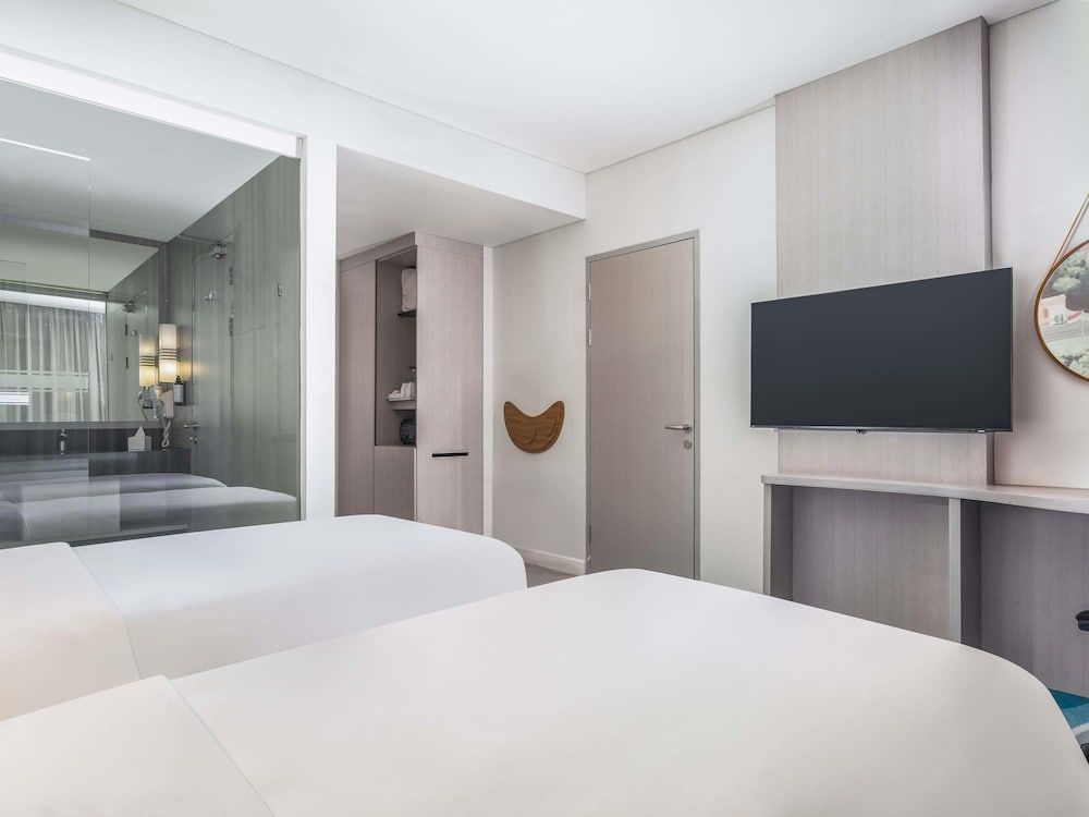 undefined Mercure Jakarta Cikini 5