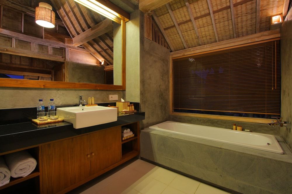 Suarti Boutique Village Deluxe Room 12