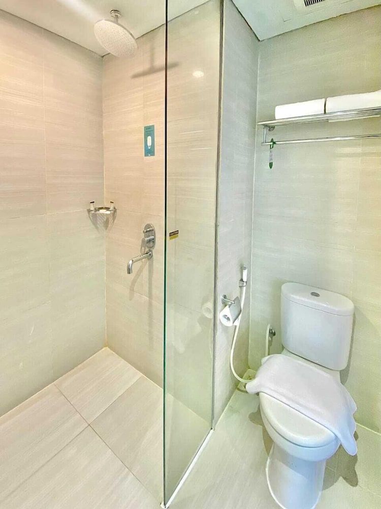 Khas Gresik Deluxe Double Room 2