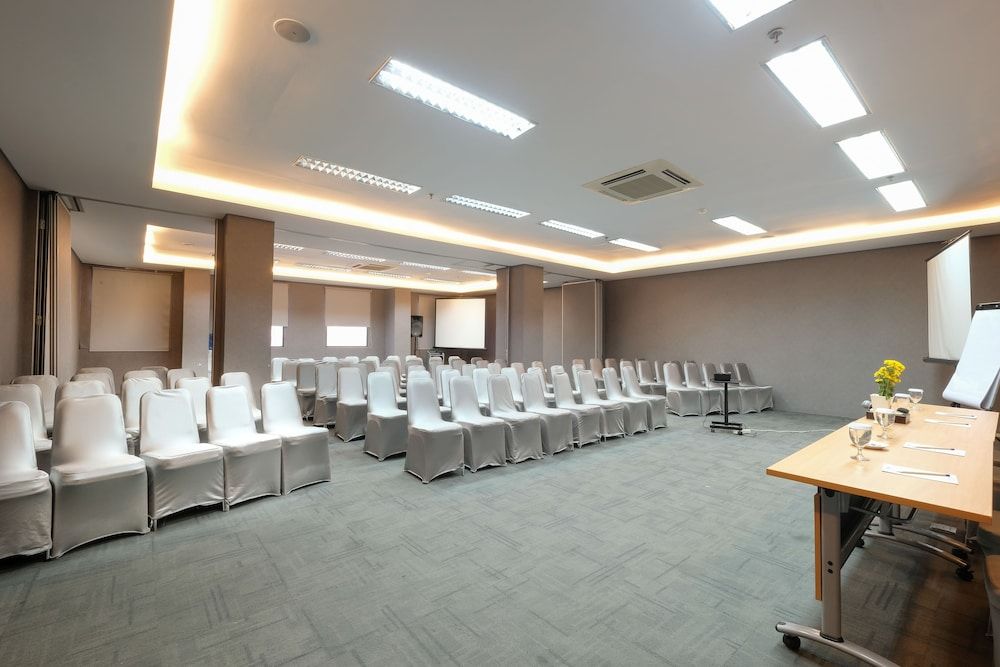 undefined Hotel 88 Mangga Besar 62 by WH 5