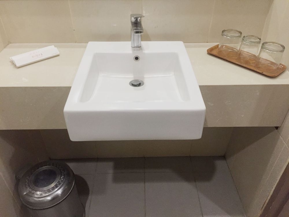 Evora Hotel Family Triple Room 8