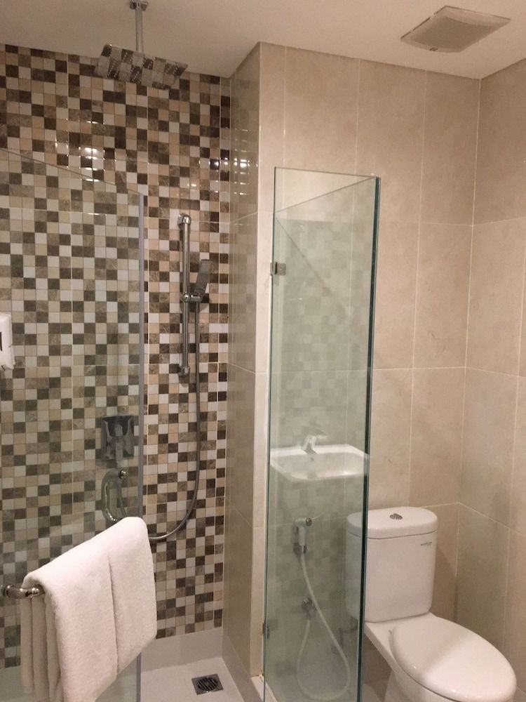 Hotel PrimeBiz Tegal Deluxe Twin Room 4