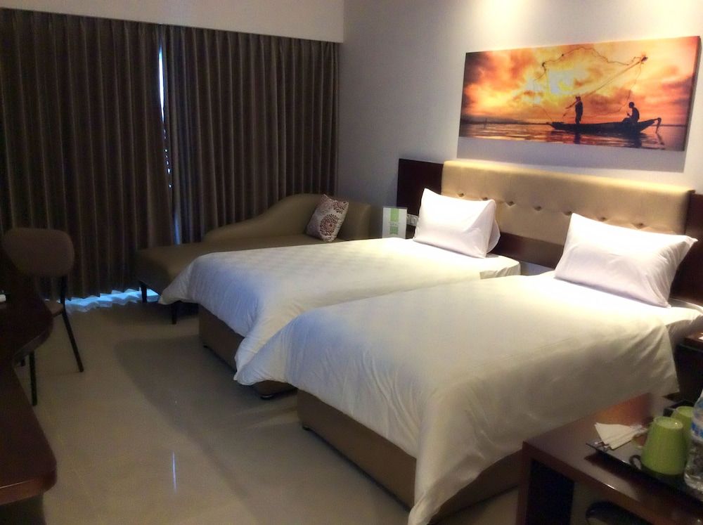 Hotel PrimeBiz Tegal Deluxe Twin Room