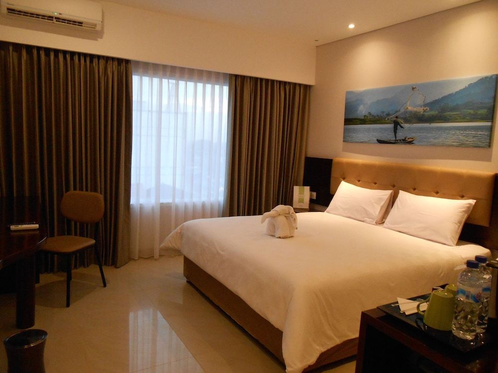 Hotel PrimeBiz Tegal Superior Double Room 3