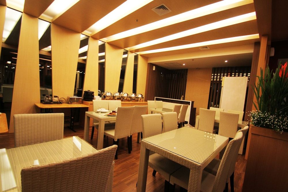 undefined The L Hotel Entertainment 8