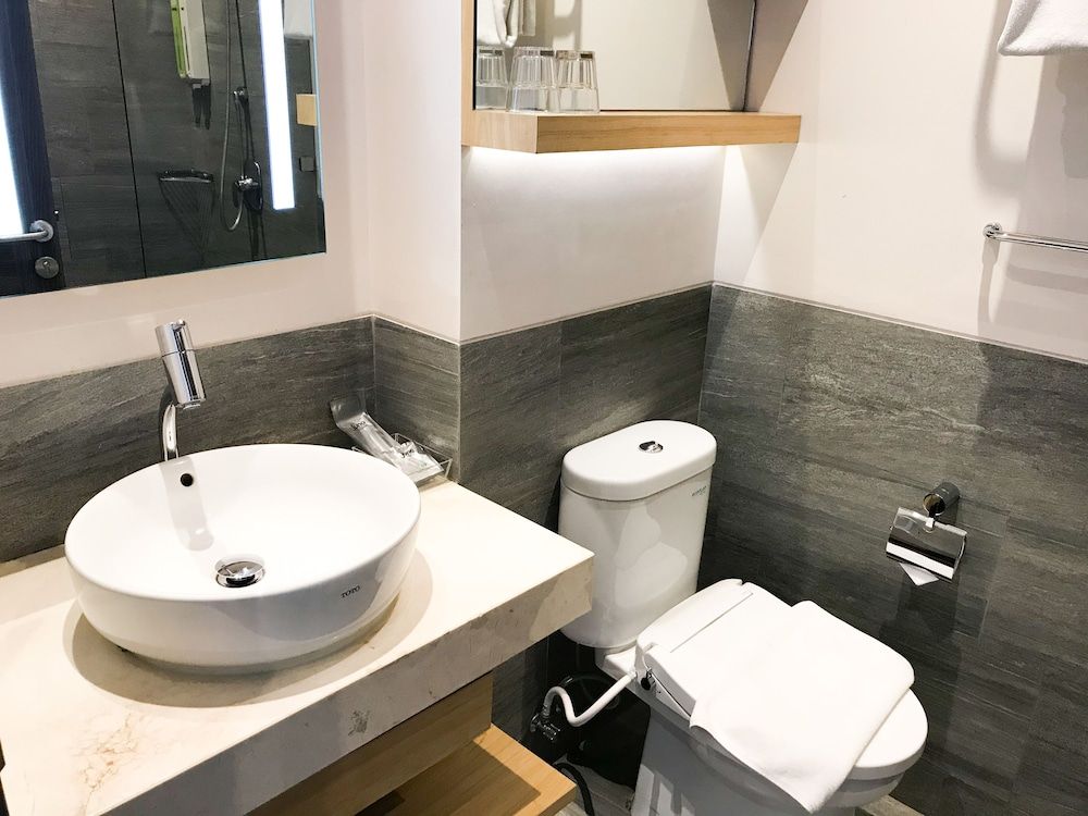 Juno Tanah Abang Jakarta Deluxe Twin Room 6