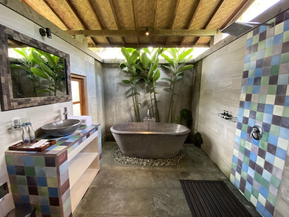 Sawah Indah Villa Deluxe Double Room (2) 4