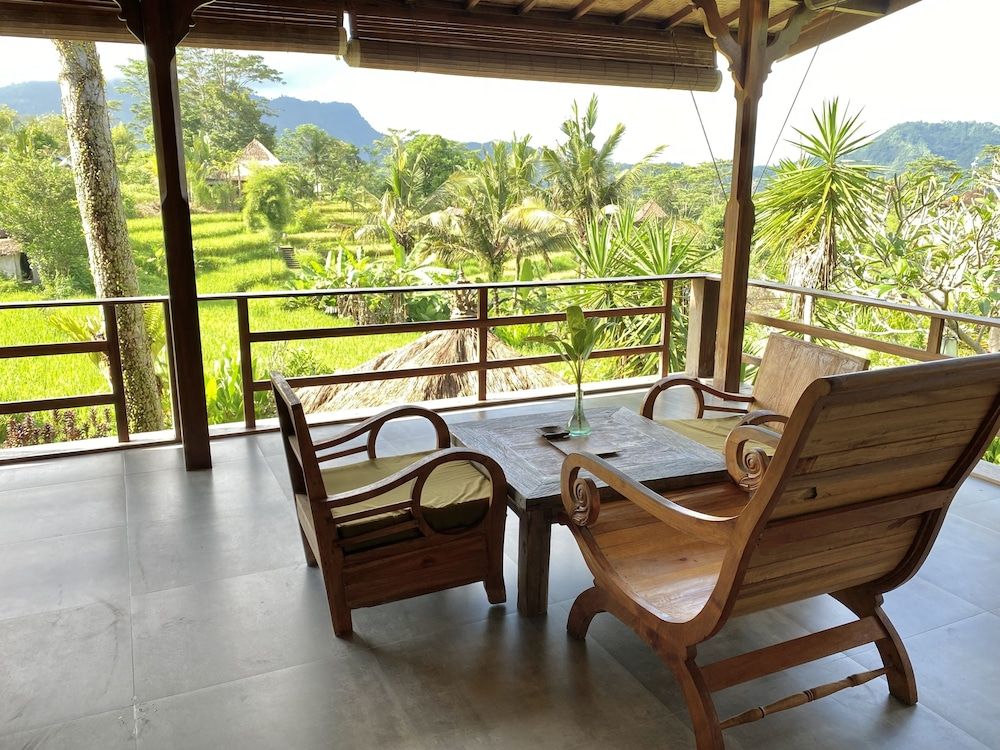 Sawah Indah Villa Deluxe Double Room (2) 3