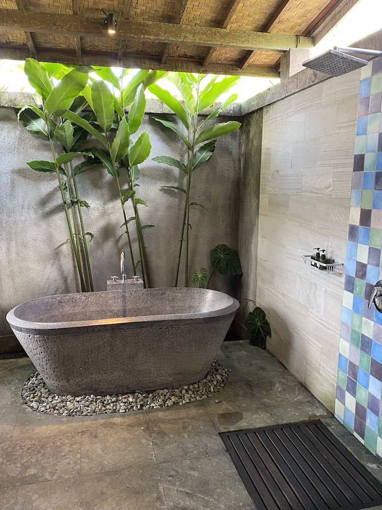 Sawah Indah Villa Deluxe Double Room (2) 5