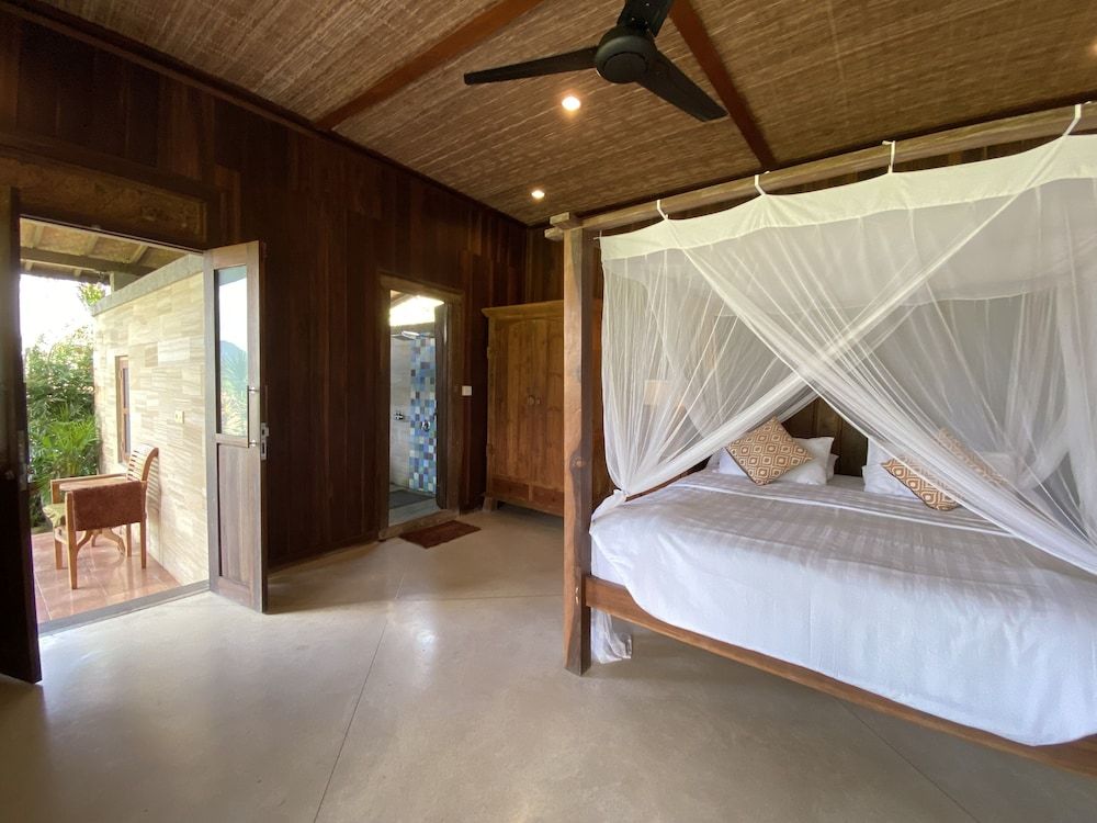 Sawah Indah Villa Deluxe Double Room (2) 2