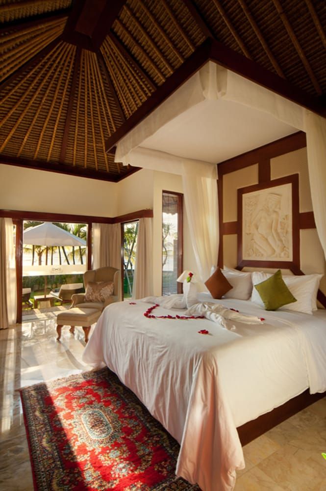 2 Bedrooms Beach Front Villas